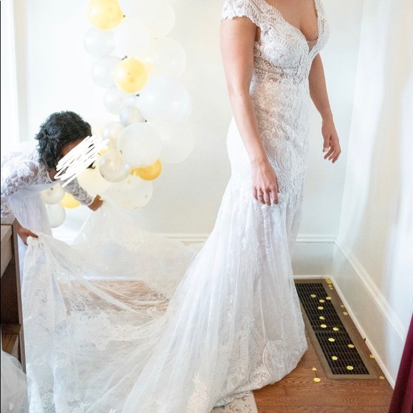 Tara Lauren Isolde Wedding Gown - Picture 5 of 9